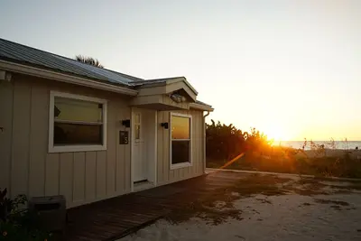 Image de Beachfront Escape w/ Gulf Views, Grill & Pet-Friendly Stay