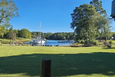 Image de Waterfront Oasis on Cranes Creek with dock