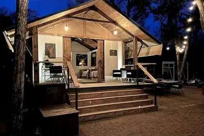 Image de Rustic Lake Bastrop Cabin with Private Patio & Grill near Austin, Texas