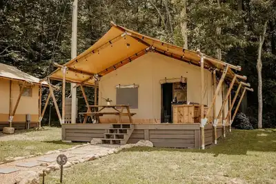 Image de Gorgeous Glamping Tent in Erwin, Tennessee