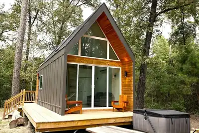 Image de Fantastic Cozy Cabin with Hammock and Fire Pit in Montgomery, Texas