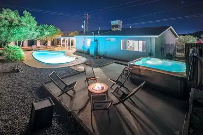 Image de Charming Cottage with Swimming Pool, Hot-tub and Barbecue in Joshua Tree, California
