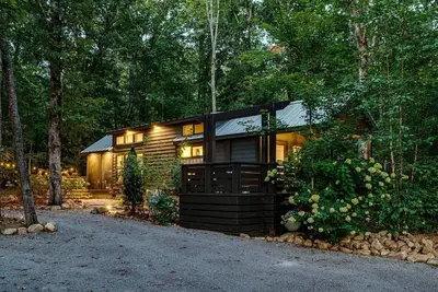 Image de Gorgeous Cottage with Fire Pit and Barbecue in Tracy City, Tennessee