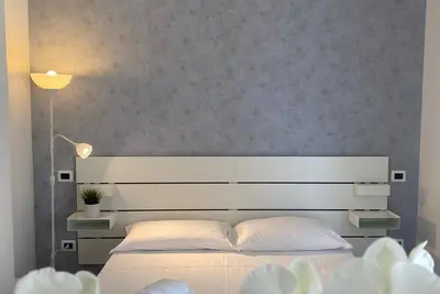 Image de Bright penthouse with panoramic terrace 2 steps from the sea!