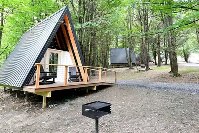 Image de Accessible A-Frame Cabin on a Wonderful Campground for a Memorable Outdoor Escape in Canandaigua, New York