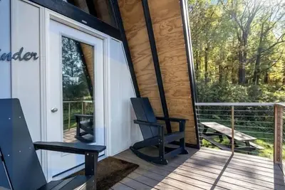 Image de Luxurious A-Frame Cabin with Breathtaking Views and Incredible Sunsets near Canandaigua Lake in New York