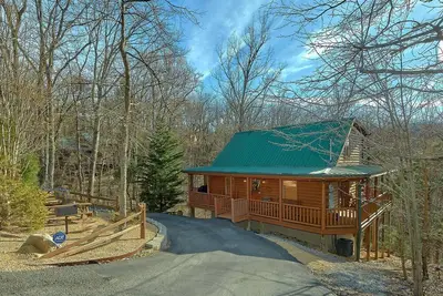 Image de Family Glamping Vacations at this Fully-Equipped Vacation Rental in Sevierville, Tennessee