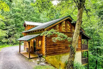 Image de Secluded and Luxurious Log Cabin with Private Hot Tub in the Great Smoky Mountains, Perfect for a Family Getaway to Gatlinburg