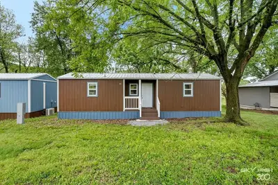 Image de Modern Tiny Home with Office Space near Crystal Lake and Downtown Decatur, Arkansas