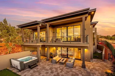 Image de Stunning, Luxury Vacation Rental with Hot Tub and Mountain Views in Sedona, Arizona