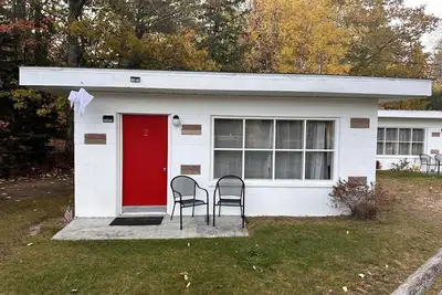 Image de Rustic Luxury with Pets: Pet-Friendly Glamping in Ocqueoc Township, Michigan