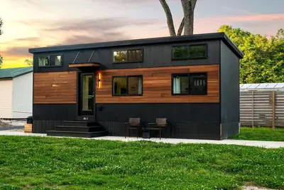 Image de Spectacular Modern Style Tiny House in Branson, Missouri
