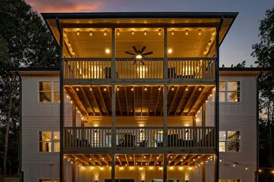 Image de Breathtaking Group Cabin with Hot-Tub, Deck, Bbq and Views in Georgia
