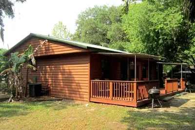 Image de Tranquil Cabin with Bbq and Fireplace in Inverness, Florida
