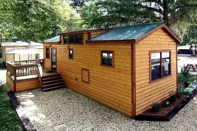 Image de Four Person Cabin with Lofted Interior in Inverness, Florida