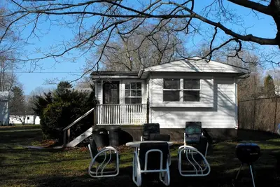 Image de Secluded Cottage Rental on Lovely Lake near Rochester, New York