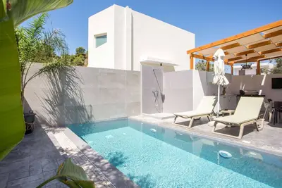 Image de Aeonia Villa - a wondeful 2 bedroom villa close to the beach.