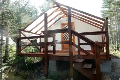 Image de Spacious Safari Tent with Forest Views for a Getaway near Seattle, Washington