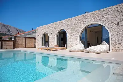 Image de White Arch Villa