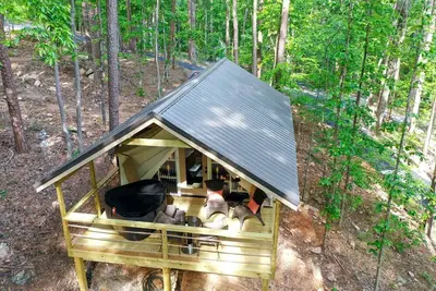 Image de Amazing Tented Cabin with Hot-tub in Scottsboro, Alabama