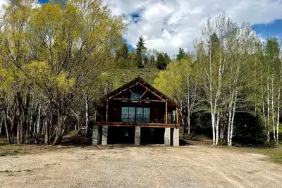 Image de Magnificent Cabin with Spa and Luxurious Interior in Wyoming