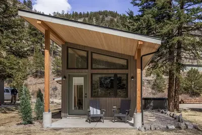 Image de Beautiful Modern-Rustic Cabin Surrounded by Trees for a Peaceful Escape in Grant, Colorado
