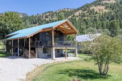 Image de Spacious Mountain-View Retreat with Deck Slide & Jacuzzi near Outdoor Trails in Lincoln, Wyoming