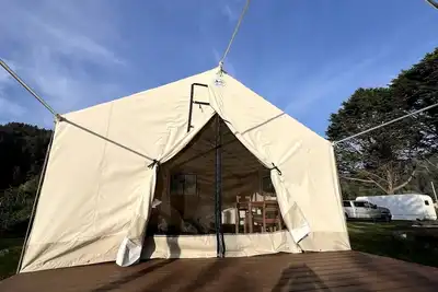 Image de Spacious Safari Tent, Perfect for a Northern California Glamping Getaway near Fern Canyon