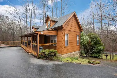 Image de Fantastic Cabin with Hot-Tub Perfect for a Getaway in Sevierville, Tennessee