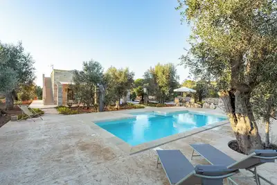 Image de Salento apartment with 1 bedroom, pool and ancient olive trees