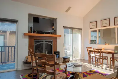 Image de Crestview Condo 18 - Walk to Ski Lifts & Downtown Ketchum