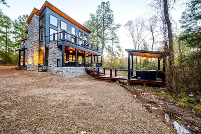 Image de Contemporary Coziness Cabin in Hochatown, Ok