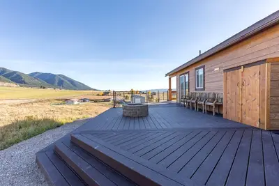 Image de Gorgeous Secluded Villa with Hot-tub, Fire Pit and Games in Etna, Wyoming