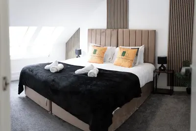 Image de Modern 4 Bedroom House • Free Parking • Near City • Glen meadows