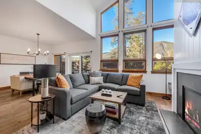 Image de Cozy Mountain Retreat in Frisco – Walk to Lake, Trails and Main St