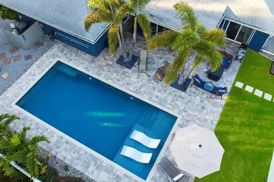 Image de Heated Pool  Near Beaches  Arcade Games Family