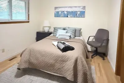 Image de Cozy private room in St. Catharines near Brock and 4th Ave