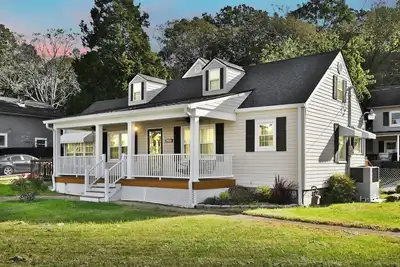 Image de New remodel, Mins to Downtown, Hospitals, Shops, Scenic Mountain Top View