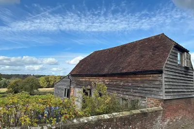 Image de Charming barn in the centre of Hartfield, home village of Winnie the Pooh!