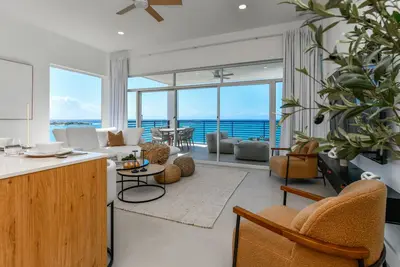 Image de Book or Buy 2-Bdr Condo with Oceanfront view and private palapas!