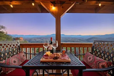 Image de Mountain Views Retreat|Hot Tub • Views • Game Room