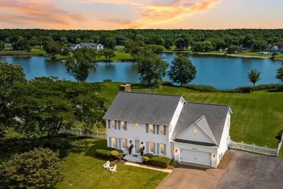 Image de The Landing at Kent Island: Waterfront 5br with Pool, Firepit, Playground!