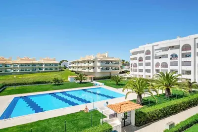 Image de Appartement T1 avec piscine partagée, Wi-Fi et climatisation