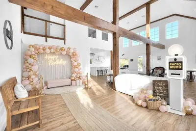 Image de Ask About Taco Chef For 10 - 149 Dollars, Free Wilson Crk Wine Tix, Amazing Home