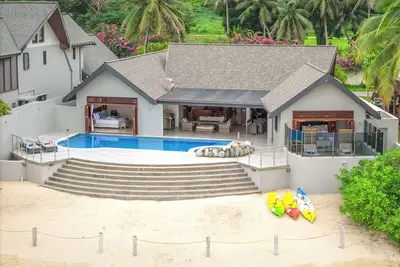 Image de LagiMoana Luxury Retreat — Beachfront Bliss & All-Inclusive Indulgence