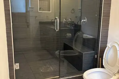 Image de Big Screen Downtown Movie House!