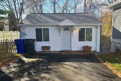 Image de Ridgefield Cottage: Walk to Town & Movie Theater!