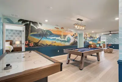 Image de New 10br Luxury Retreat • Pool, Spa, Near Disney