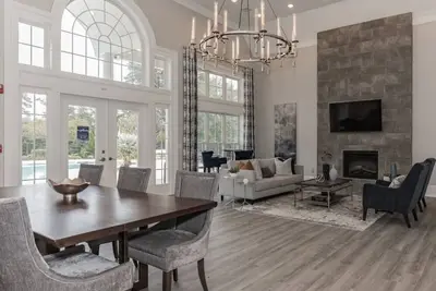 Image de Poolside 3br*5 Star Amenities*Near Prisma+Lex Hosp