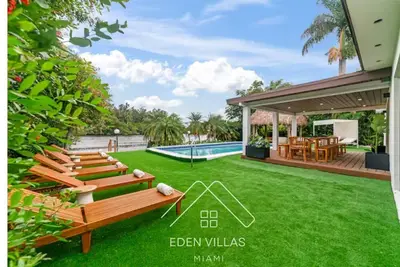 Image de Hermes Inspired Villa | Waterfront | Pool |Tiki